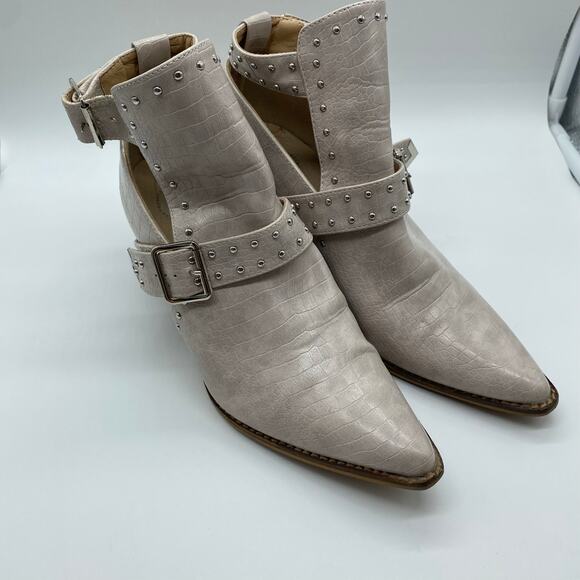 Arider Girl Cream Stud Buckle Crocodile Pointed Toe Block Heels Women's size 8.5 - Picture 5 of 10